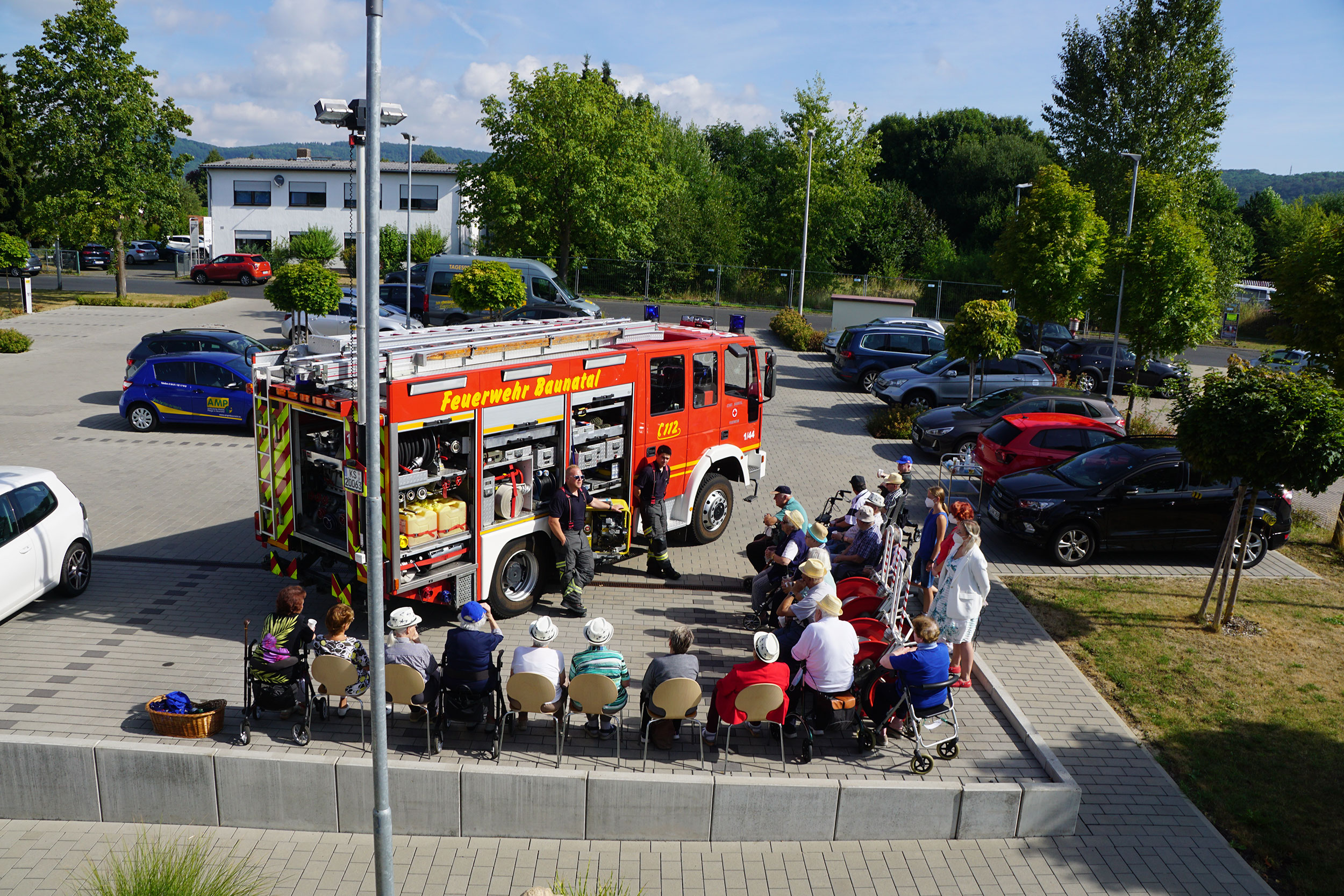 Tagespflegegäste von AMP bekamen Besuch von der Feuerwehr